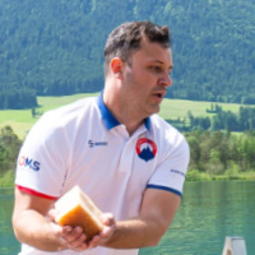 Elias Custura