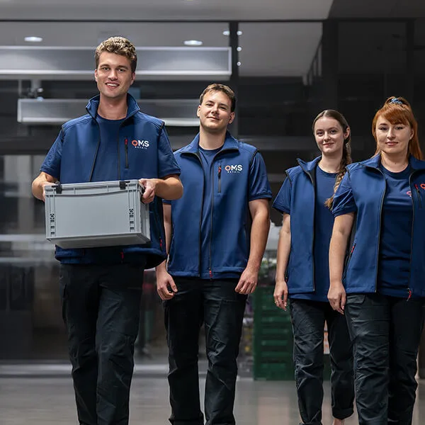 Team von OMS Retail Mitarbeitenden bereitet eine Inventur im Einzelhandel vor